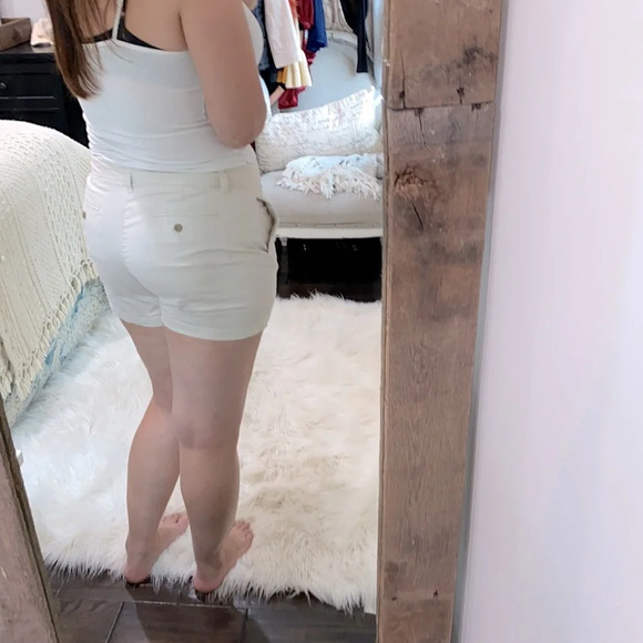 Khakis by Gap chino hot 4 inch tan shorts size 12 - Picture 3 of 7